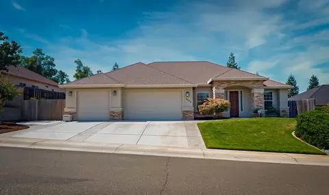 3173 Laver St, Redding, CA 96002 photo 2
