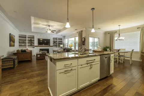 5572 Lexi Ln, Redding, CA 96001 photo 9