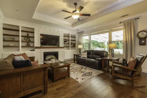 5572 Lexi Ln, Redding, CA 96001 photo 8