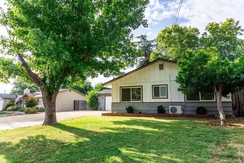 2379 Belladonna St, Redding, CA 96002 photo 2
