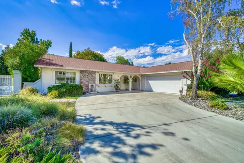 300 Elk Dr, Redding, CA 96003