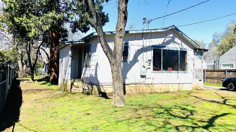 2628 Freebridge St, Redding, CA 96001