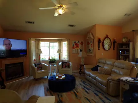 13749 Lisa Way, Red Bluff, CA 96080 photo 3