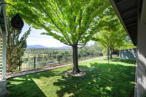 544 Kenbrook Ct, Redding, CA 96003 photo 18