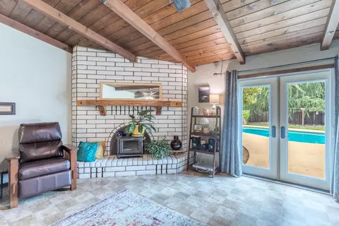 6945 Tucker Ln, Redding, CA 96002 photo 6