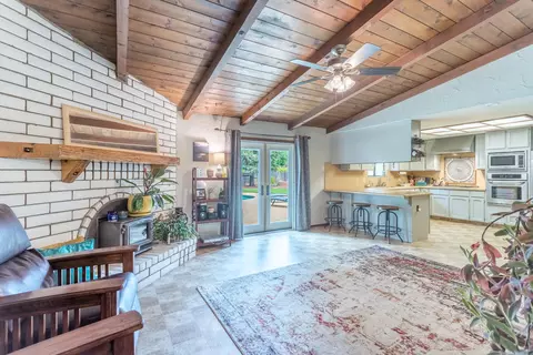 6945 Tucker Ln, Redding, CA 96002 photo 5
