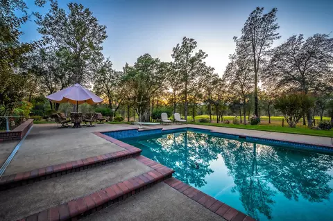 Exterior - 13276 Tierra Heights Rd, Redding, CA 96003 photo 15 of 21
