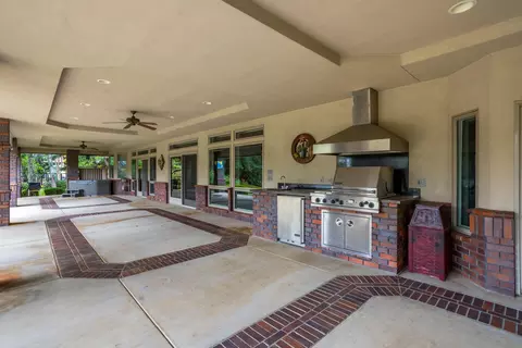 Exterior - 13276 Tierra Heights Rd, Redding, CA 96003 photo 5 of 21