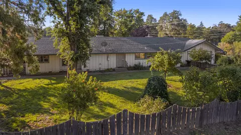 5881 Green Acres Dr, Anderson, CA 96007