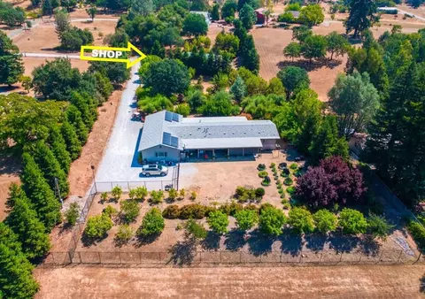 19933 Grande Vista Ln, Redding, CA 96003