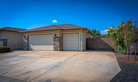 3375 Hotlam Rd, Redding, CA 96002 photo 2