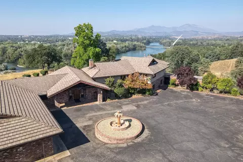 910 River Bend Rd, Redding, CA 96003 photo 2