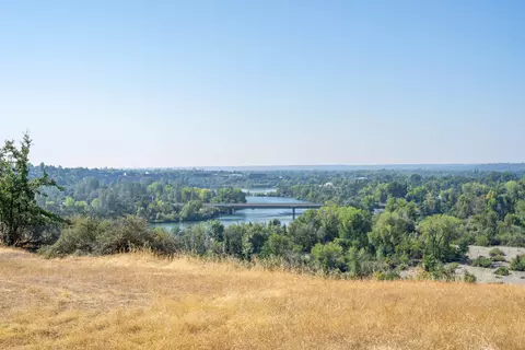 910 River Bend Rd, Redding, CA 96003 photo 7