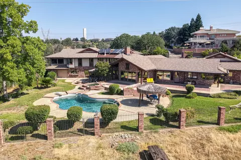 910 River Bend Rd, Redding, CA 96003 photo 5