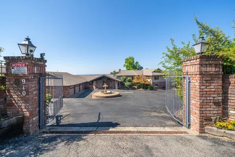 910 River Bend Rd, Redding, CA 96003 photo 9