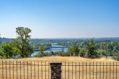 910 River Bend Rd, Redding, CA 96003 photo 38
