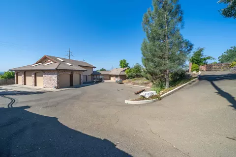 910 River Bend Rd, Redding, CA 96003 photo 46