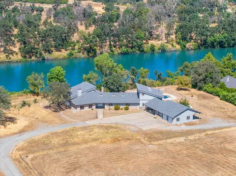 17945 Rivers Edge Dr, Red Bluff, CA 96080