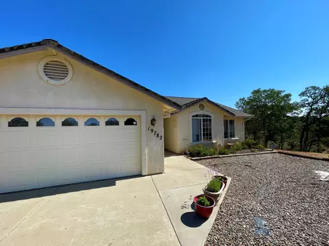 19782 Indian Creek Dr, Cottonwood, CA 96022