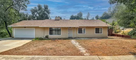 4788 Bonneville St, Shasta Lake, CA 96019