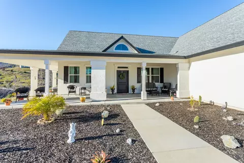 15526 Gamblers Gulch Dr, Shasta, CA 96087