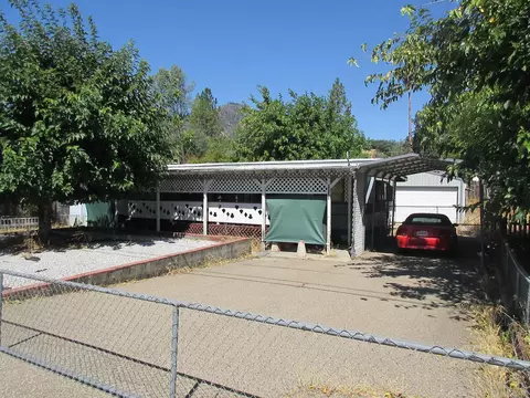 22132 Hidden Valley Dr, Redding, CA 96003
