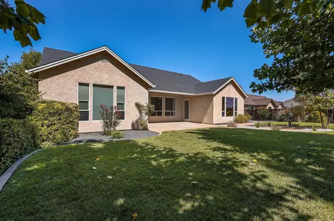 3167 Agassi Ln, Redding, CA 96002 photo 2