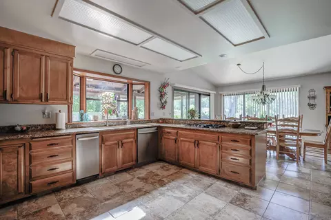 2981 Balaton Ave, Redding, CA 96001 photo 16