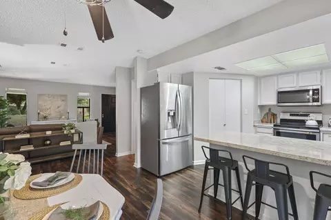 875 Chamise Way, Redding, CA 96002