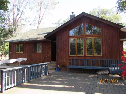 17419 Palm Ave, Anderson, CA 96007