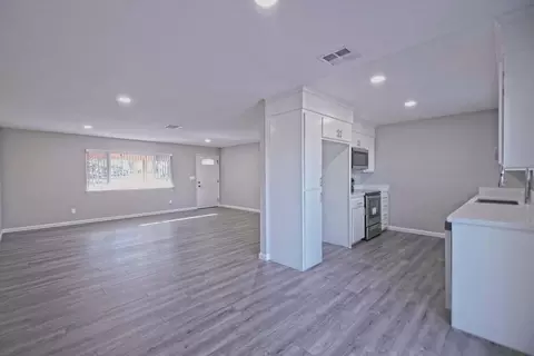 20380 Gibson Ct, Redding, CA 96002 photo 4