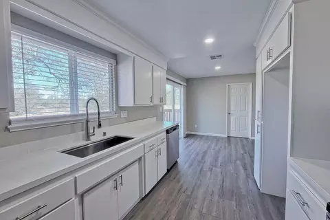 20380 Gibson Ct, Redding, CA 96002 photo 5