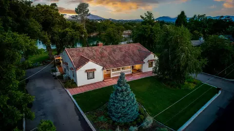 3288 Wilshire Dr, Redding, CA 96002