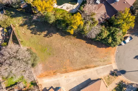 2631 Sanford Ct, Redding, CA 96002
