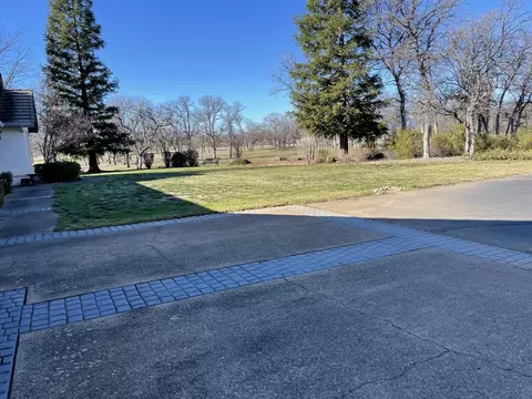8183 Whispering Oaks Rd, Redding, CA 96002 photo 9
