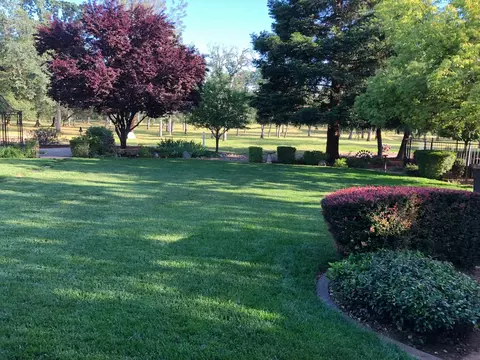 8183 Whispering Oaks Rd, Redding, CA 96002 photo 12