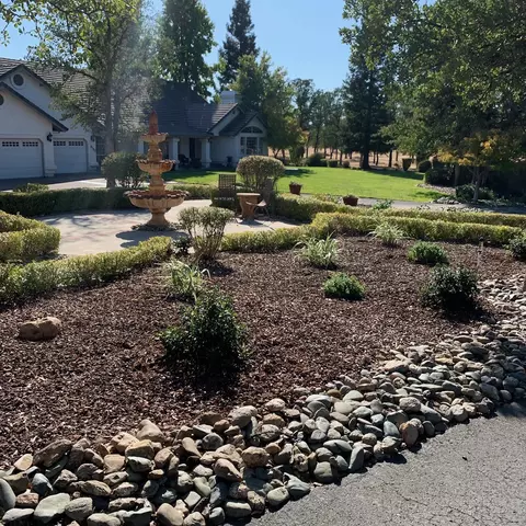 8183 Whispering Oaks Rd, Redding, CA 96002 photo 10