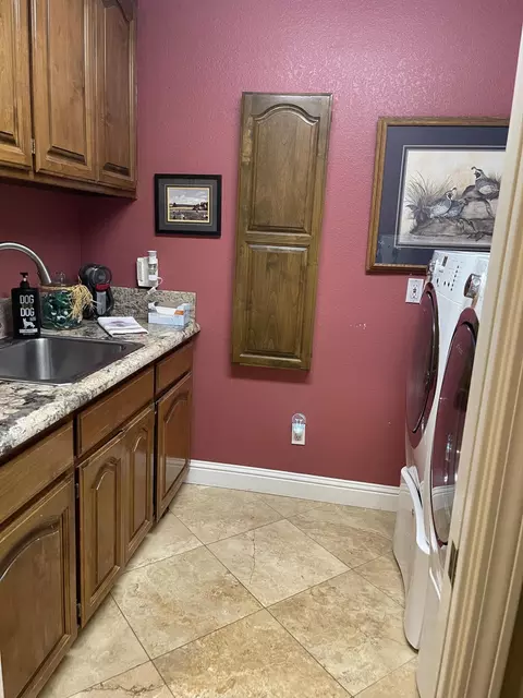 8183 Whispering Oaks Rd, Redding, CA 96002 photo 49