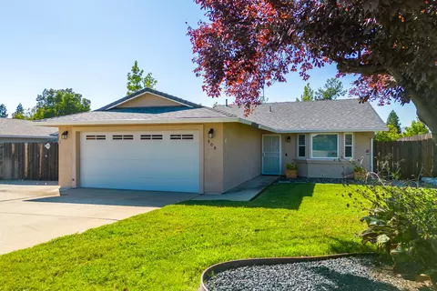 808 Springer Dr, Redding, CA 96003