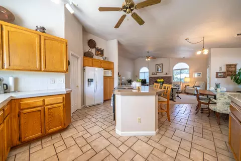 11537 Wales Ct, Redding, CA 96003 photo 9