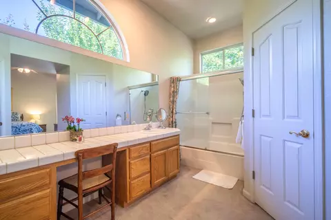 11537 Wales Ct, Redding, CA 96003 photo 20