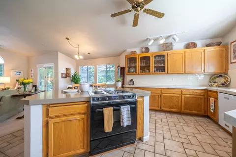 11537 Wales Ct, Redding, CA 96003 photo 7
