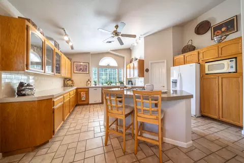 11537 Wales Ct, Redding, CA 96003 photo 3