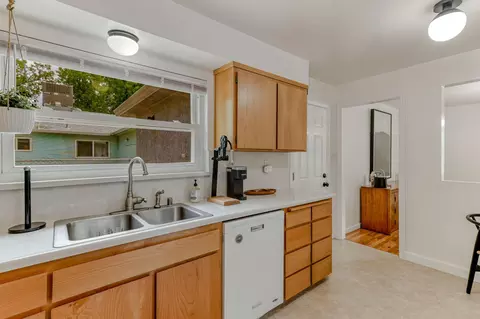 750 Locust St, Redding, CA 96001 photo 9