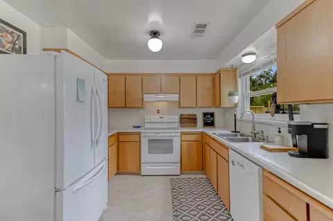 750 Locust St, Redding, CA 96001 photo 8