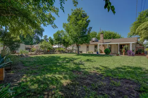 3305 Adams Ln, Redding, CA 96002 photo 2