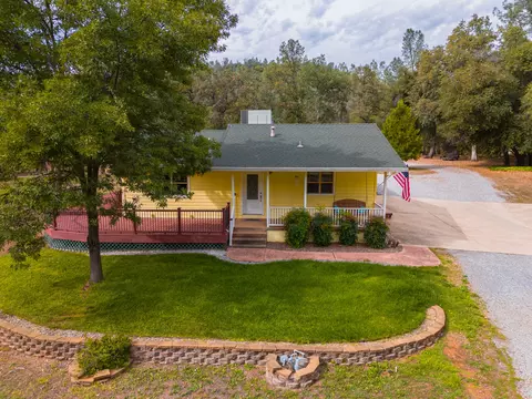 504 Black Canyon Rd, Shasta Lake, CA 96019