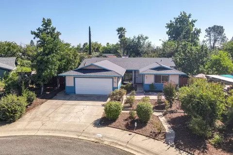 1071 Camelot Ct, Redding, CA 96003