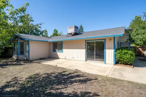 1071 Camelot Ct, Redding, CA 96003 photo 19