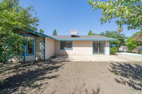 1071 Camelot Ct, Redding, CA 96003 photo 17